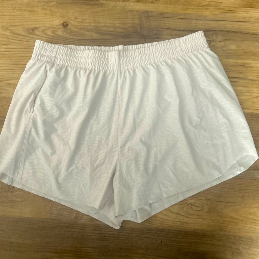 ATHLETA PRINTED HUSTLE 3“ SHORT